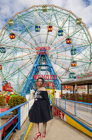 Wonder Wheel, Ferris Wheel at Luna Park Amusement Park, close-up